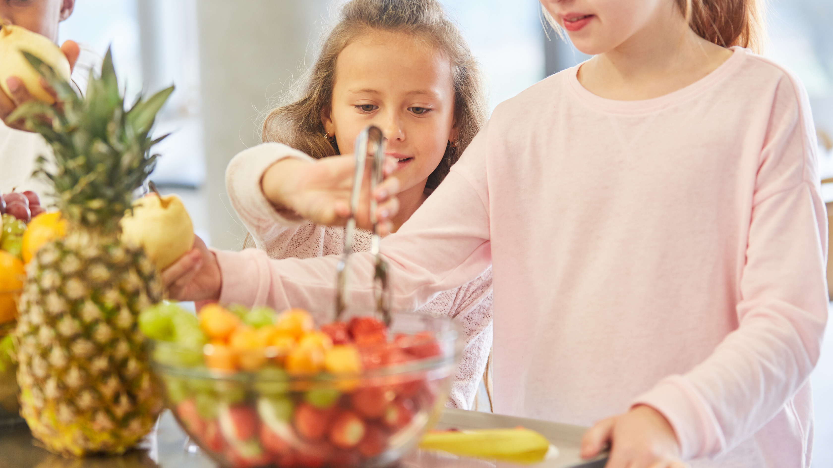 how to promote healthy eating in schools